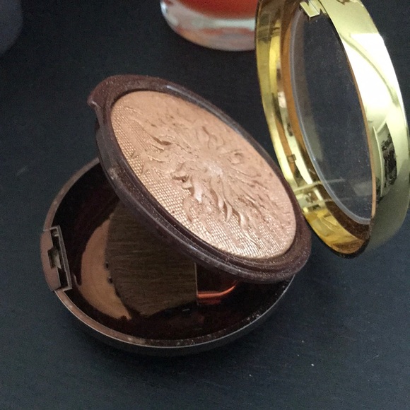 Bronzer - Picture 3 of 3